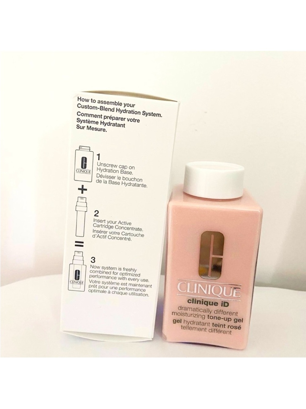 Clinique iD Dramatically
Different Moisturizing Tone-up Gel - Picture 3 of 4